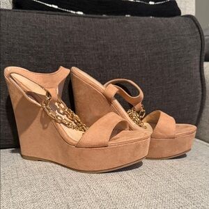Fashion Nova Tan Wedge Sandals w/chain